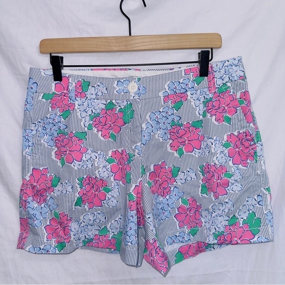 Crown & Ivy Floral Print Pin Striped High Waisted Caroline Shorts size 8 - Picture 1 of 5